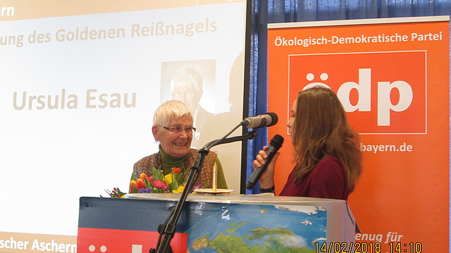 Politischer Aschermittwoch 2018: Verleihung des goldenen Reißnagels an Frau Ursula Esau