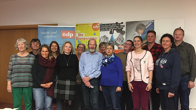 Bernd Knatz 6.v.l, Jolanta Wrobel 5.v.l., Jörg Rappold 3.v.r., Anja Kühnel 4.v.r., Christian Thomas 1.v.r. Bernd Knatz 6.v.l, Jolanta Wrobel 5.v.l., Jörg Rappold 3.v.r., Anja Kühnel 4.v.r., Christian Thomas 1.v.r.