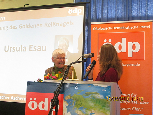 Politischer Aschermittwoch 2018: Verleihung des goldenen Reißnagels an Frau Ursula Esau
